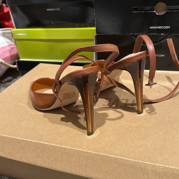 Steven Madden Alessi strappy heels. Tan size 10 - Picture 3 of 3